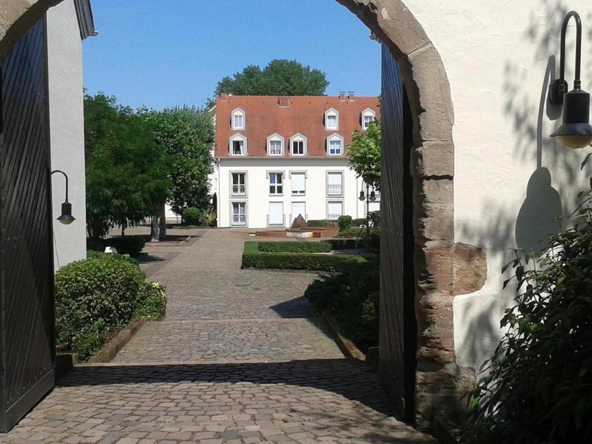 Amf Ferienwohnungen Historischer Soutyhof ซาร์ลุย ภายนอก รูปภาพ